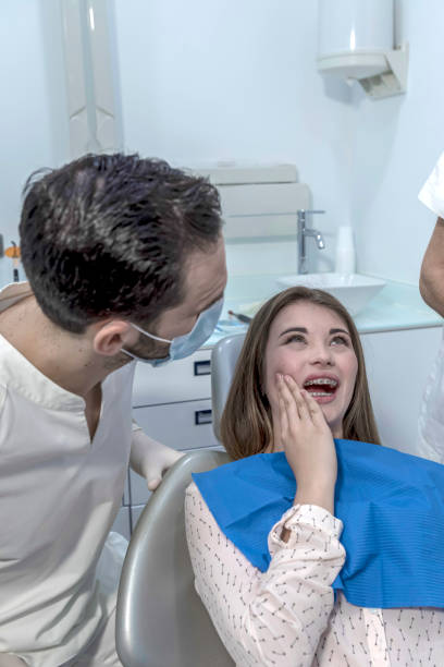 Best Emergency Gum Treatment in Phoenix, IL